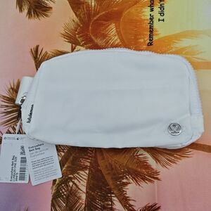 Lululemon Everywhere Crossbody Belt Bag 1L white